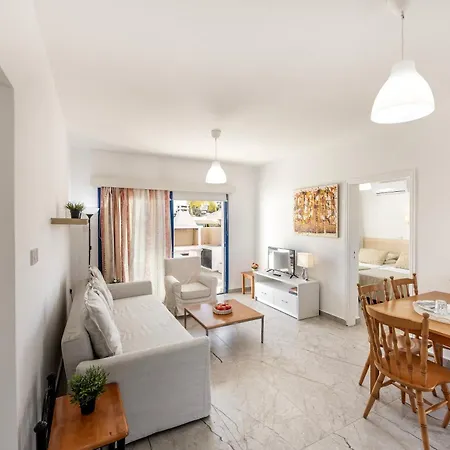 Apart Otel Flouressia Gardens 3*