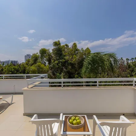 Apart Otel Flouressia Gardens 3*