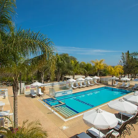 Aparthotel Flouressia Gardens